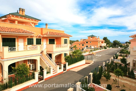 дома на Cales de Mallorca