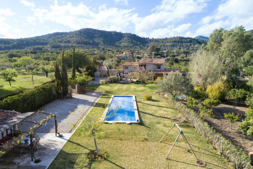 Charming country house in Binissalem, available immediately, with pool and outside jacuzzi