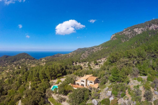 Classic finca with sea views with absolute peace in the mountains of Estellencs