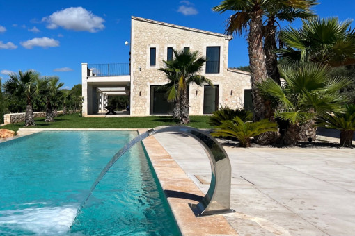 Impressive, newly-built finca with pool and wonderful panoramic views near to Mondrago