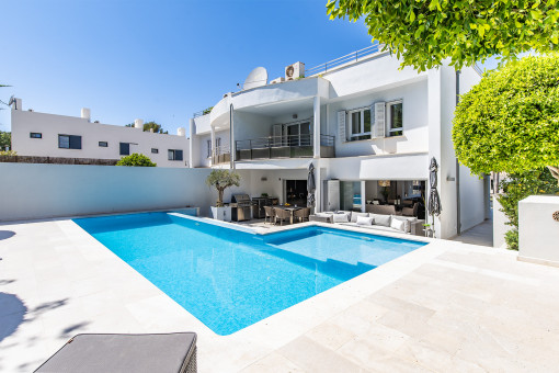 Exclusive semi-detached house with roof terrace and sea views in Port d'Andratx