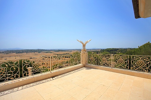 Spacious terraces of the master bedroom