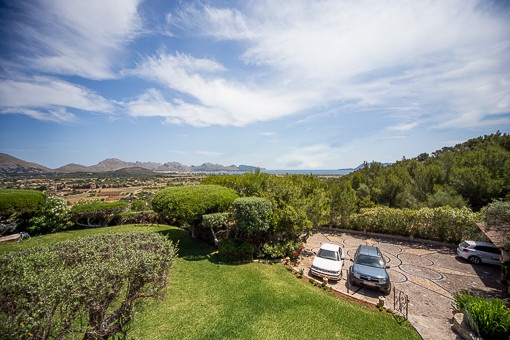 Spacious garden