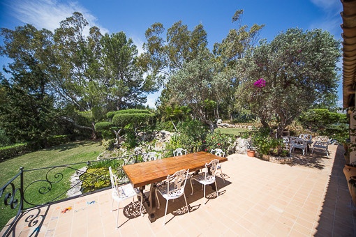 Outside dining area on the terrace