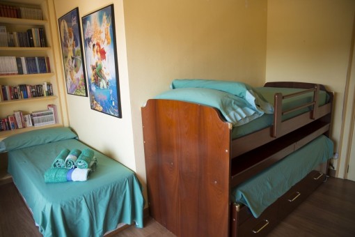 Guest bedroom with functional bunk bed