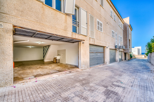 Large double garage