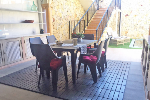 Covered dining and barbecue area