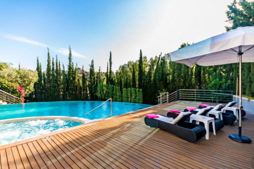 Private sun terrace at the pool