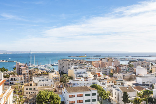 Terraced house with private roof terrace in Palma, El Terreno