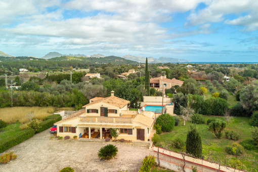 Finca with pool, privacy, granny apartment and rental license near Golf Pollensa