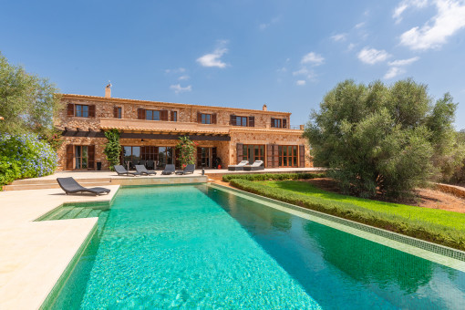 Luxurious finca with private spa including indoor pool only a few metres from the lovely village of Es Llombards