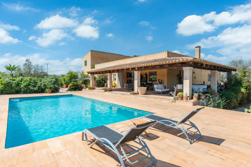 Mediterranean finca with separate guest apartment, pool and beautiful views near Ses Salines