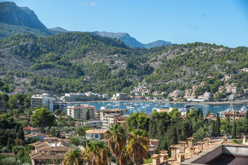 Bright, modern villa with wonderful views over the bay of Port de Soller