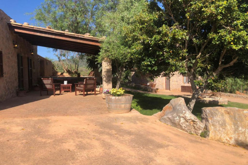 Rustic finca with 2 bedrooms and a cottage, surrounded by nature in Sant Llorenç des Cardassar