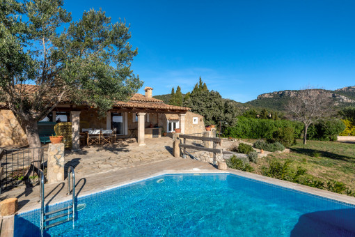 Finca with panoramic views and vacation rental license in Esporles