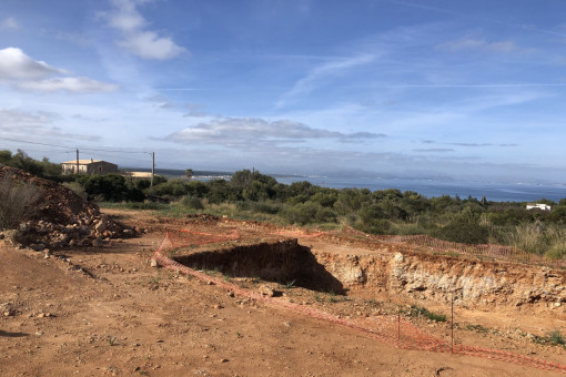 Unique building plot on the outskirts of Colonia de Sant Pere at the foot of the Puig de Ferrutx with views of the bay of Alcudia and the mountains