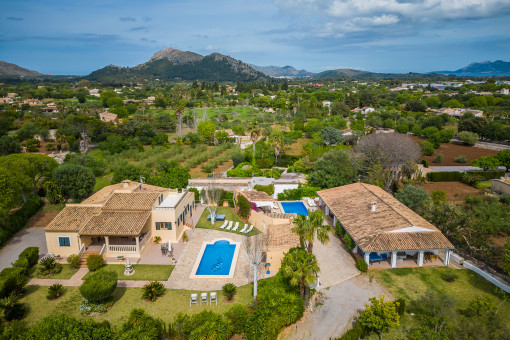 Two houses with 2 pools, mountain views and old vacation rental license in a quiet location near Pollensa