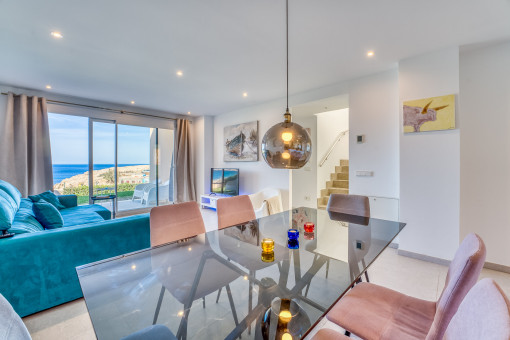 Like-new house with sea views on the first sea line in a well-kept residential complex on Cala Lliteres - available from July 2025