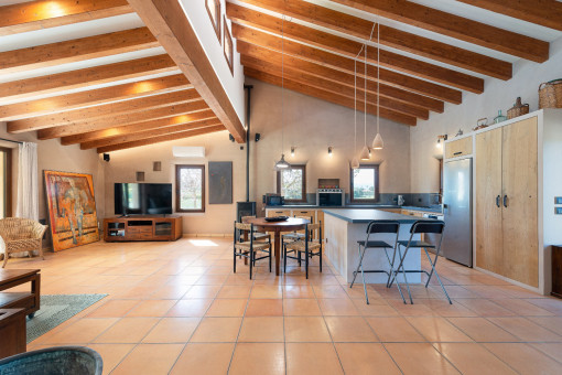 Open Kitchen with Natural Warmth