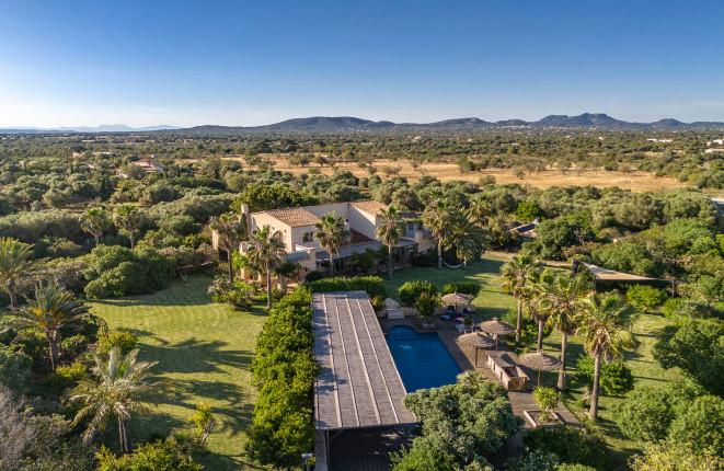 Beautiful finca with indoor pool between...