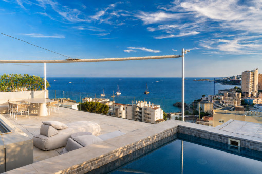 A jewel above the sea – Exclusive penthouse with private rooftop terrace, pool, and panoramic views in Cala Mayor, Palma