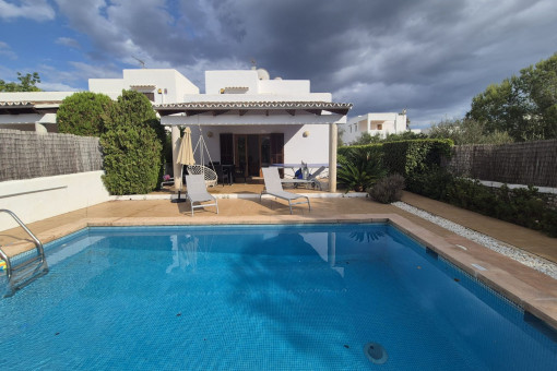 Family-friendly home near the beach with pool and terrace in Cala d’Or available for long-term rent