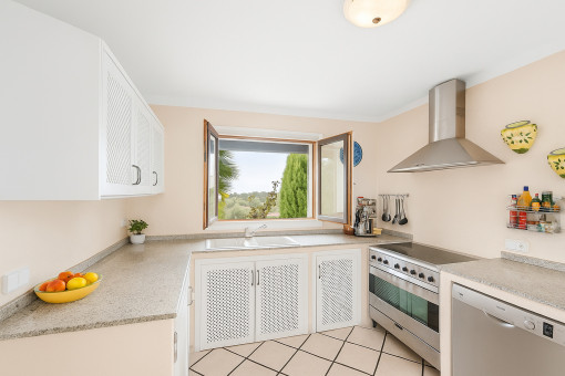 Separate fitted kitchen
