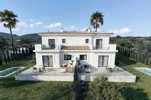 дома на Cala Mandia