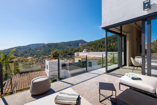 New build townhouse with parking space, pool and 270 degree views in Alaró